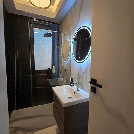 Cozy & Free Private Parking Apartmán Craiova