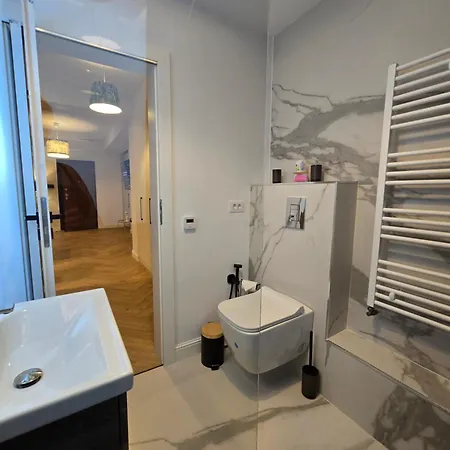 Apartmán Cozy & Free Private Parking *